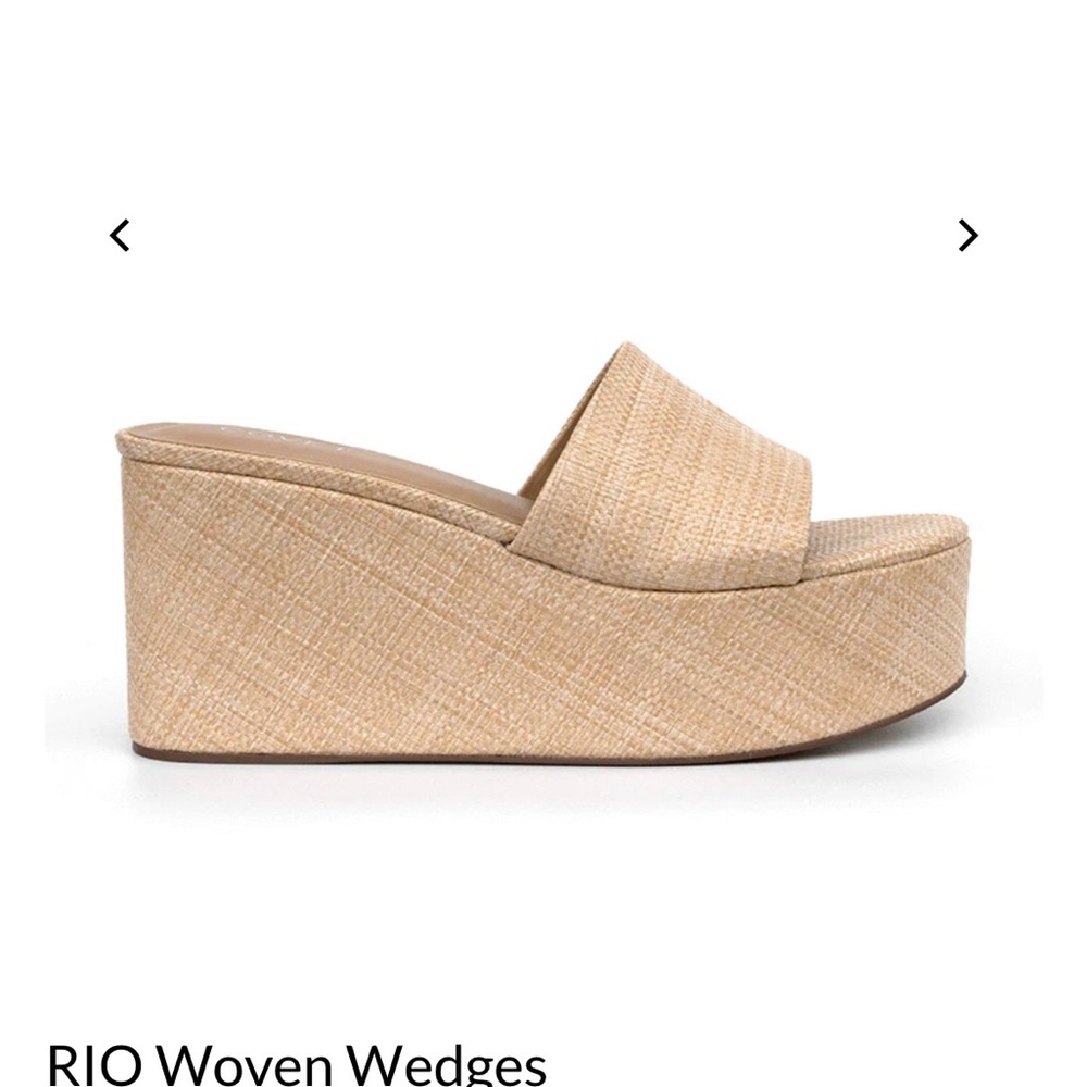 Tan Platform Wedge Sandals with Textured Sole